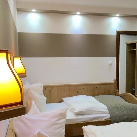 Fogado Az Oreg Preshez Hotell Mór Eksteriør bilde